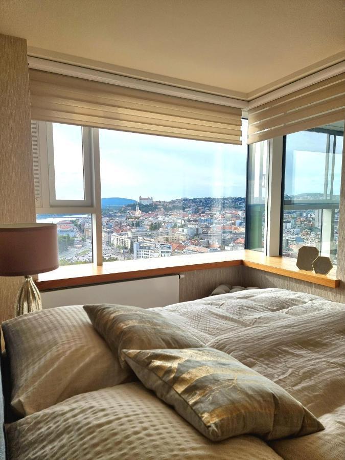 Majestic Golden View Apartment Bratislava Exterior foto
